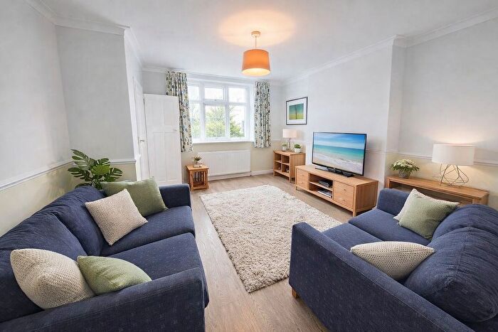 3 Bedroom Terraced House To Rent In Kelso Gardens, Leeds, West Yorkshire, LS2