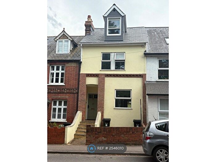 1 Bedroom Flat To Rent In London Road, Wokingham, RG40