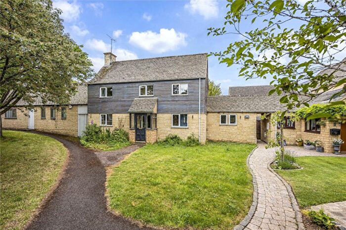3 Bedroom Terraced House For Sale In Leamington Road, Broadway, Worcestershire, WR12