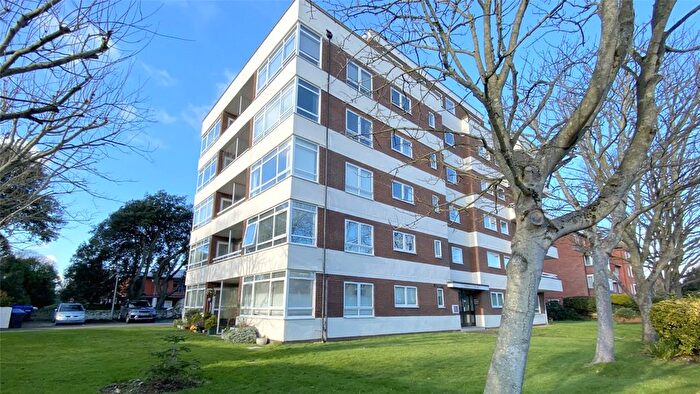 1 Bedroom Flat For Sale In Airedale Court, Heene Road, Worthing, West Sussex, BN11