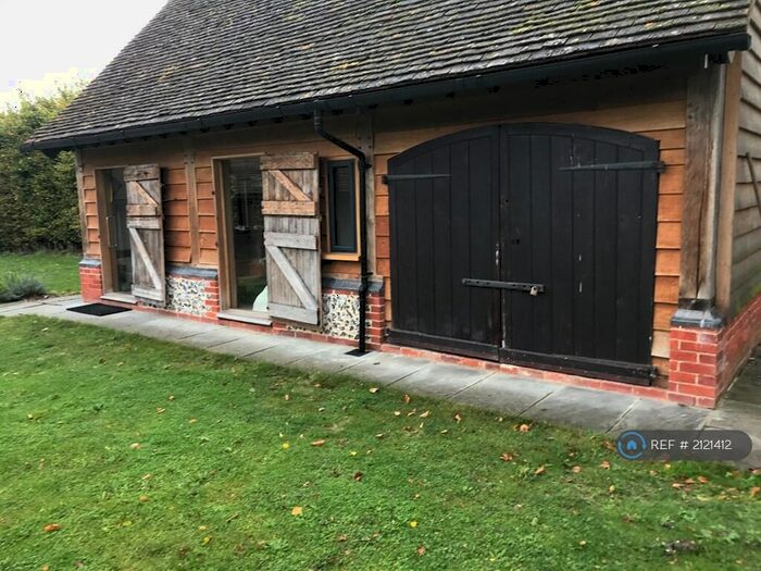 2 Bedroom Detached House To Rent In Leatherhead (Nr Beaverbrook), Leatherhead, KT22