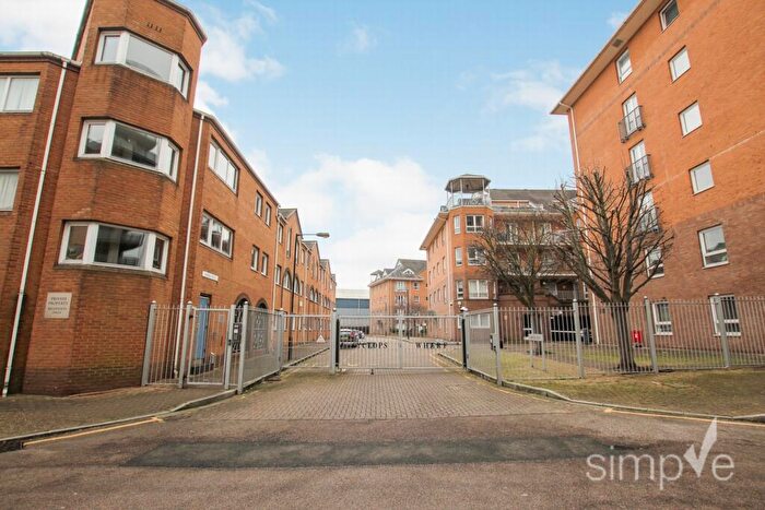 2 Bedroom Flat For Sale In Homer Drive, London, E14
