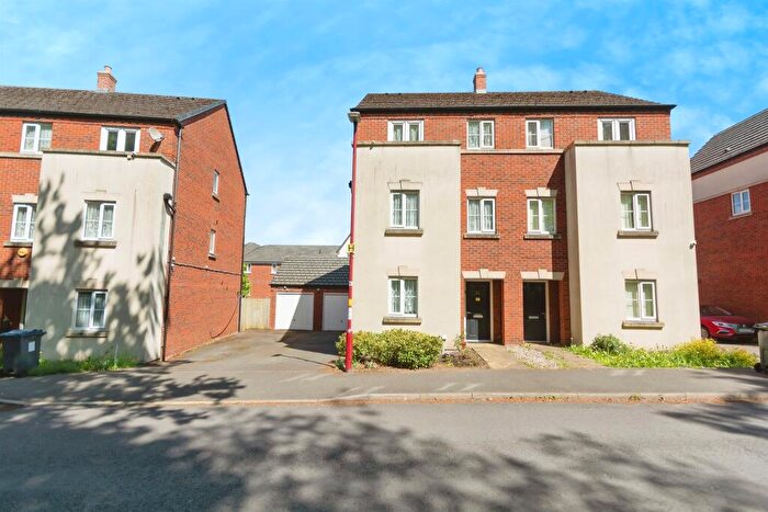 4 Bedroom Semi-Detached House For Sale In Roebuck Road, Birmingham, B16