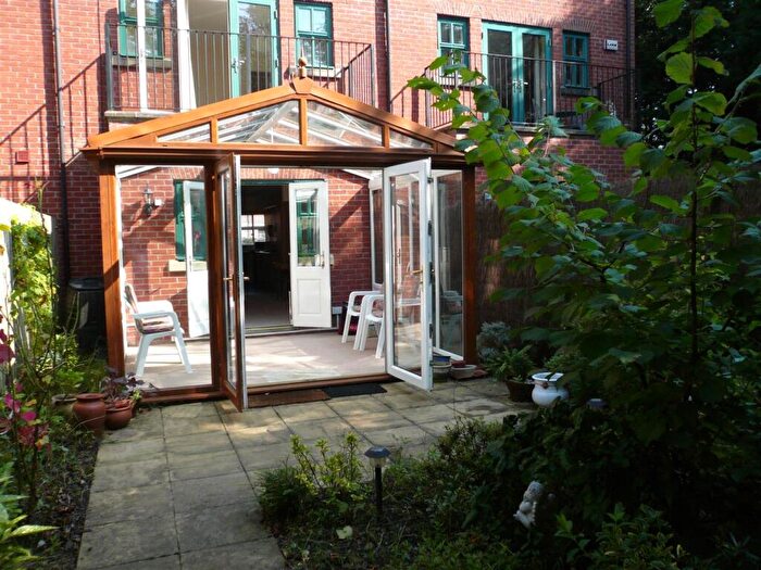 4 Bedroom Terraced House To Rent In Schuster Road, Victoria Park, M14