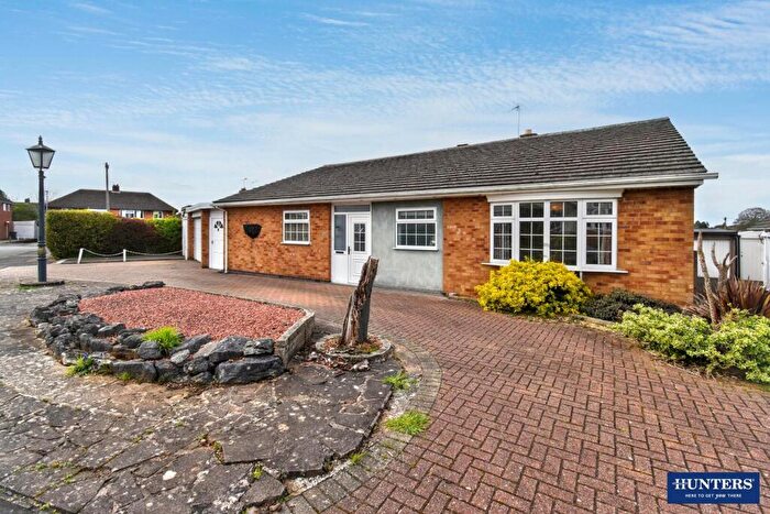 3 Bedroom Detached Bungalow For Sale In Kilburn Avenue, Oadby, Leicester, LE2