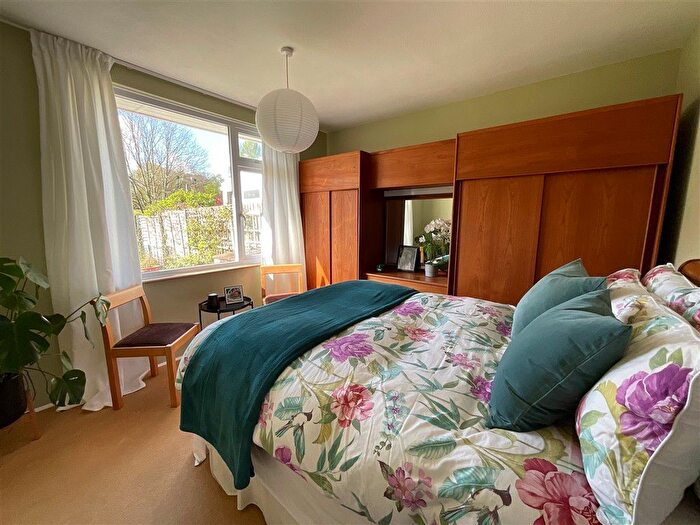 3 Bedroom Detached Bungalow For Sale In Fromandez Drive, Horsmonden, Kent, TN12