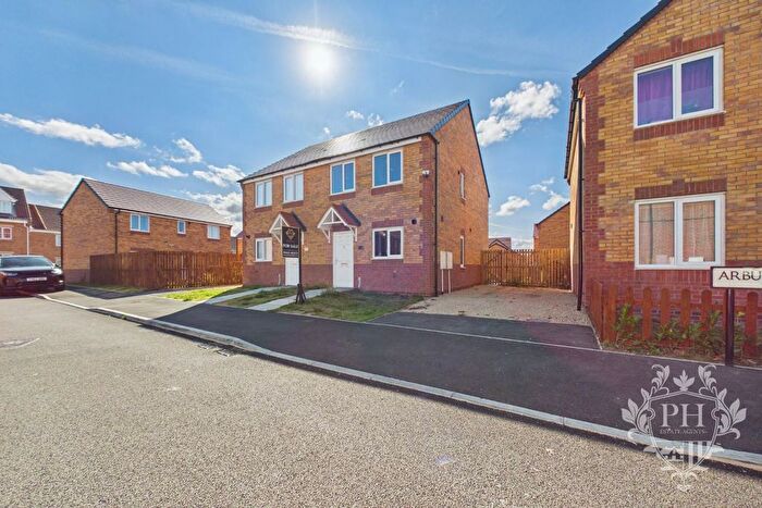 3 Bedroom Semi Detached House For Sale In Arbury Way, Middlesbrough, TS5