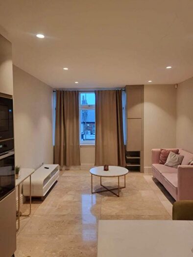 2 Bedroom Flat To Rent In Kingsland Road, Dalston, London, E8