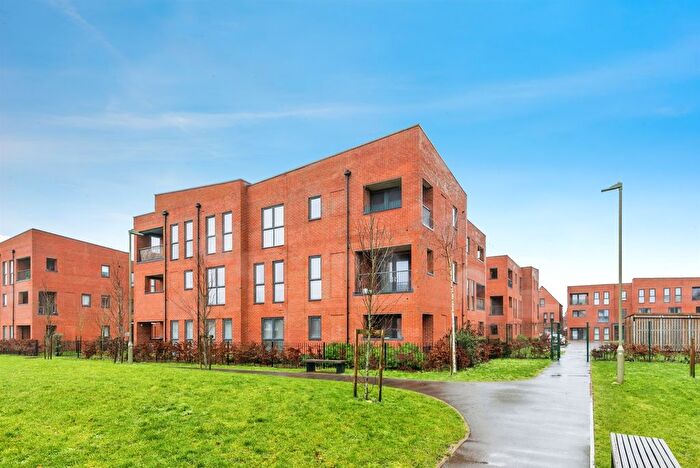 2 Bedroom Flat For Sale In William Morris Close, Oxford, OX4