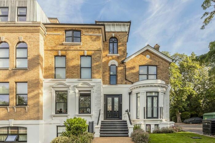 1 Bedroom Flat To Rent In Hampton Road, Teddington, TW11