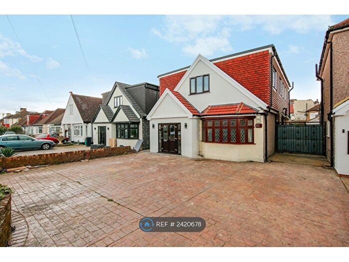 5 Bedroom Detached House To Rent In Marlands Road, Ilford, IG5