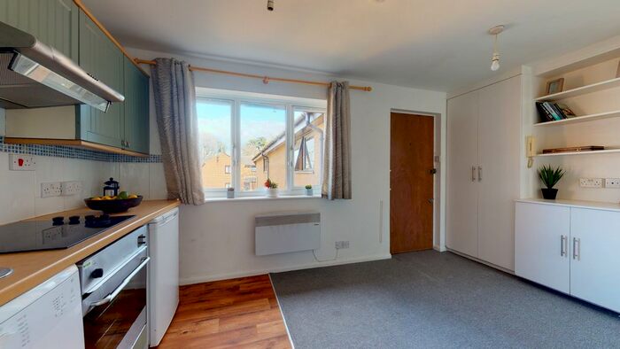 1 Bedroom Flat To Rent In Beardsley Way, London, W4