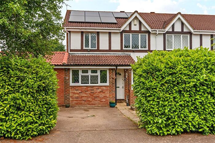 4 Bedroom Semi Detached House For Sale In Danesfield Close, Walton-On-Thames, KT12