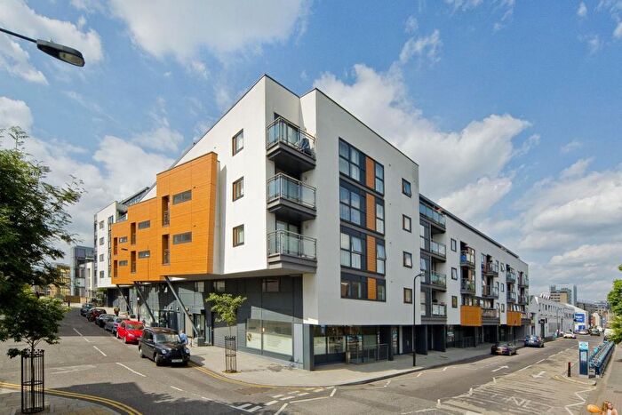 2 Bedroom Flat To Rent In Angel Wharf, Shepherdess Walk, London, N1