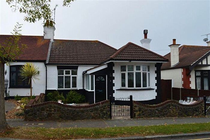 2 Bedroom Bungalow To Rent In Darlinghurst Grove, Leigh On Sea, SS9