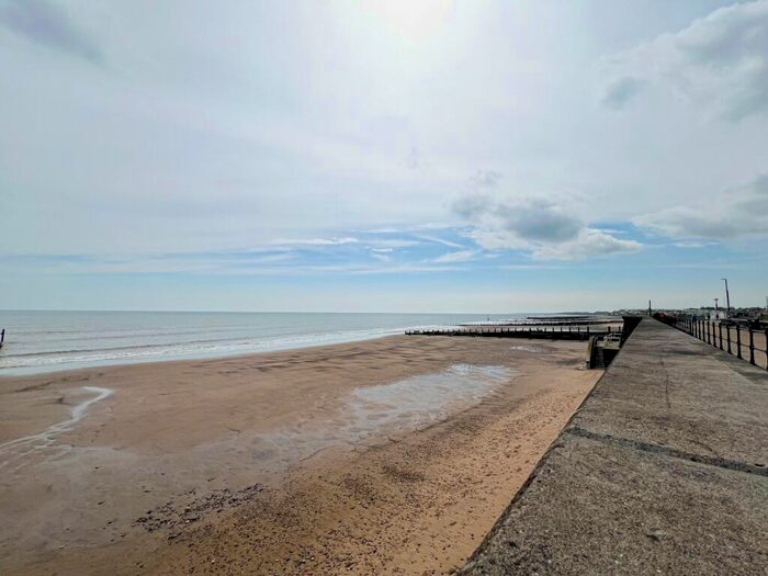 1 Bedroom Flat To Rent In Park Row Gardens, Hornsea, HU18