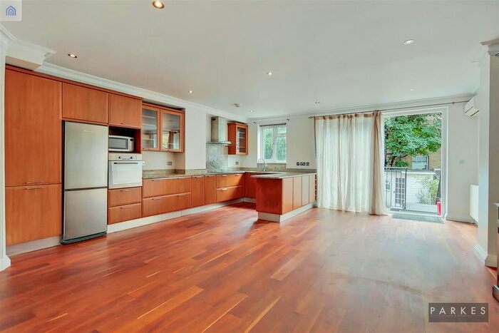 3 Bedroom Flat To Rent In Warwick Gardens, London, W14