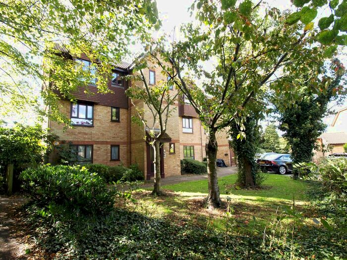2 Bedroom Flat To Rent In Old Orchard Court, Rainham, ME8