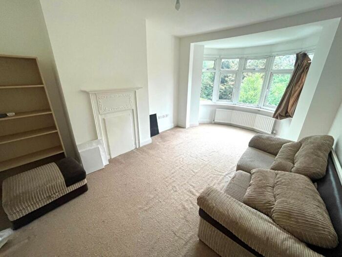2 Bedroom Flat To Rent In Millway, Mill Hill, NW7