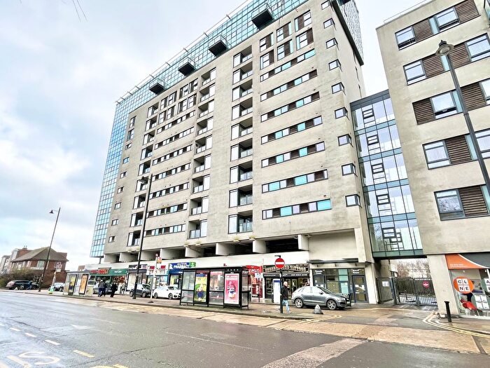 2 Bedroom Flat For Sale In Pinnacle House, Colman Parade, Enfield, EN1