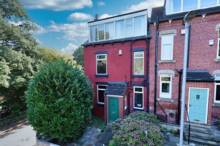 3 Bedroom End Of Terrace House For Sale In Wharfedale View, Leeds, West Yorkshire, LS7