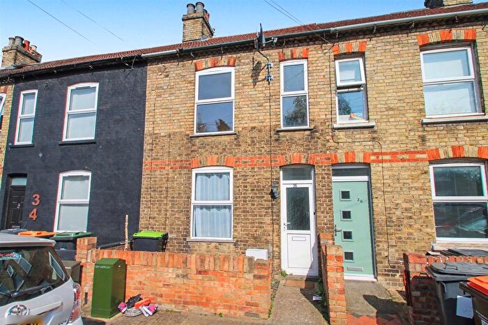 3 Bedroom Terraced House For Sale In St. Leonards Street, Bedford, MK42