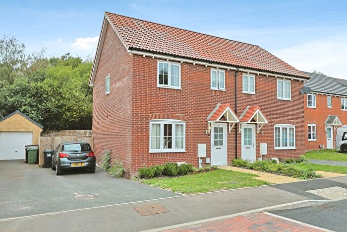 3 Bedroom Semi-Detached House For Sale In Turner Crescent, Postwick, Norwich, Norfolk, NR13