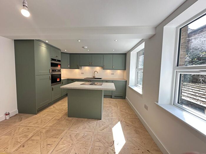 2 Bedroom Apartment To Rent In Westgate, Huddersfield, HD1