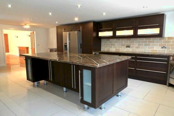 5 Bedroom Detached House To Rent In Woodhill Road, Newark, NG23