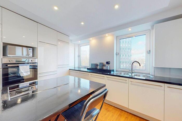 2 Bedroom Flat To Rent In Mace Street, London, E2