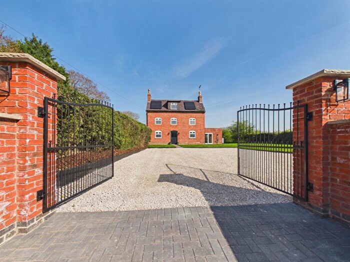 5 Bedroom Detached House For Sale In Yew Tree Cottage, Foston, Derby, DE65