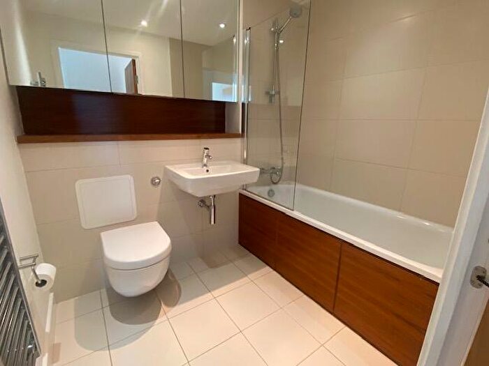 2 Bedroom Property To Rent In Dock Head Road, Chatham, ME4
