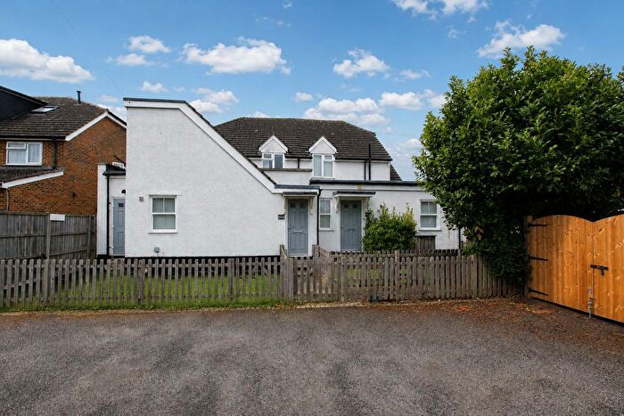 1 Bedroom Maisonette For Sale In Staines Road West, Sunbury-On-Thames, TW16