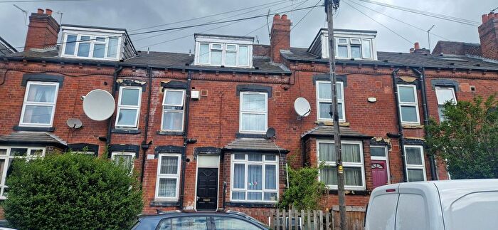 2 Bedroom Terraced House To Rent In Bayswater Road, Leeds, LS8