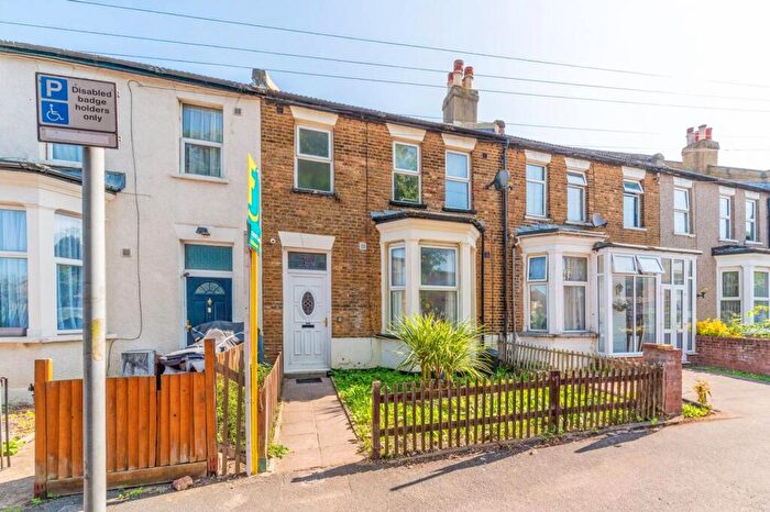 4 Bedroom House To Rent In Bensham Grove, Thornton Heath, CR7