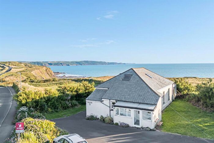 5 Bedroom Bungalow For Sale In Upton, Bude, EX23