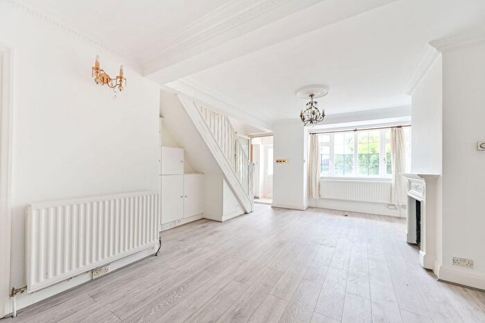 5 Bedroom Property To Rent In Empire Road, Perivale, Greenford, UB6
