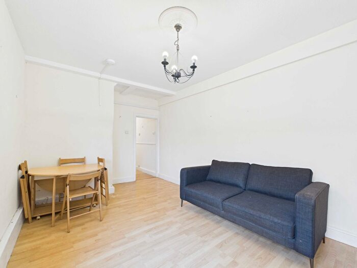 1 Bedroom Flat To Rent In Harold Estate, Pages Walk, London, SE1