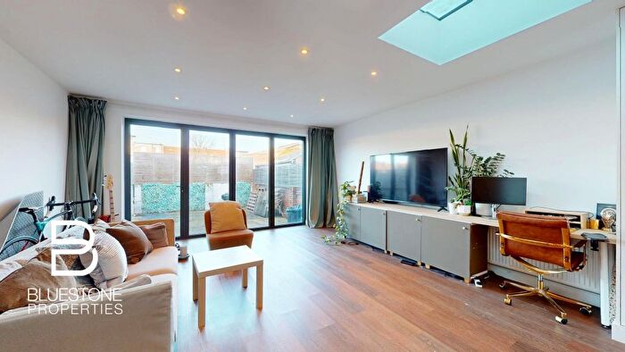 4 Bedroom Semi-Detached House To Rent In Undine Street, London, SW17