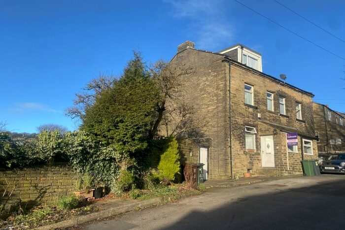 3 Bedroom Semi-Detached House To Rent In Old Road, Denholme, Bradford BD13
