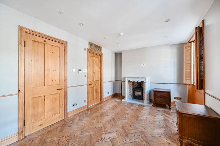 3 Bedroom Terraced House To Rent In Colville Place, Fitzrovia, London, W1T