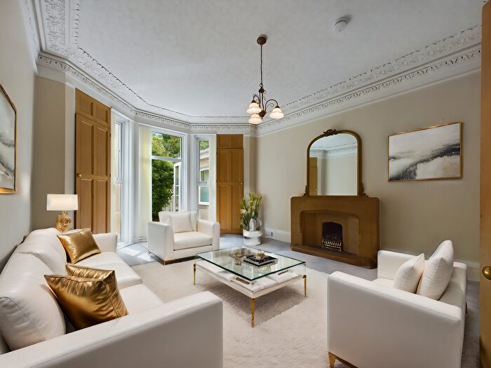 2 Bedroom Flat To Rent In Babbacombe Road, Torquay, TQ1