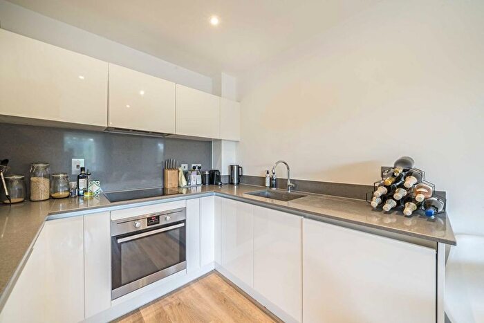 1 Bedroom Flat For Sale In Greenside Road, London, W12