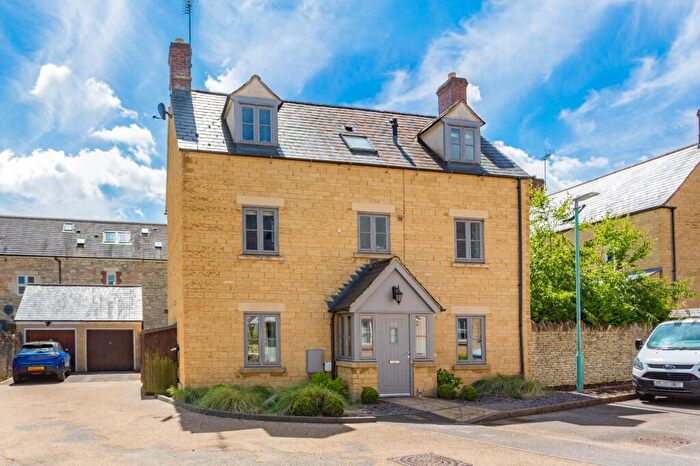 5 Bedroom Detached House For Sale In Churn Meadows, Cirencester, Gloucestershire, GL7
