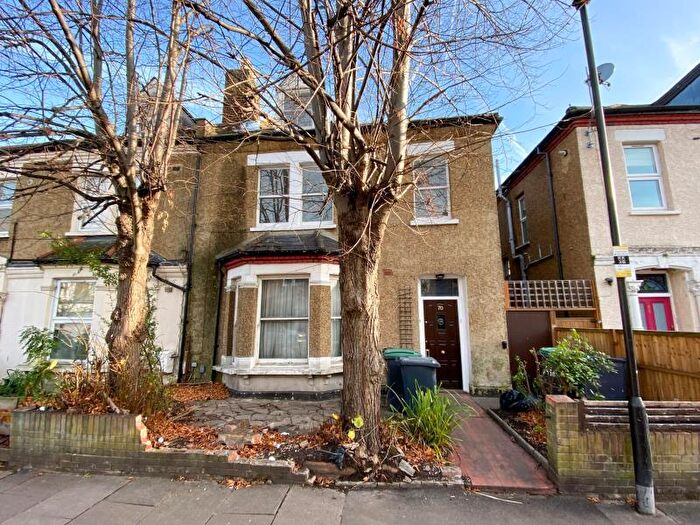 4 Bedroom Flat To Rent In Kirkton Road, Tottenham, N15