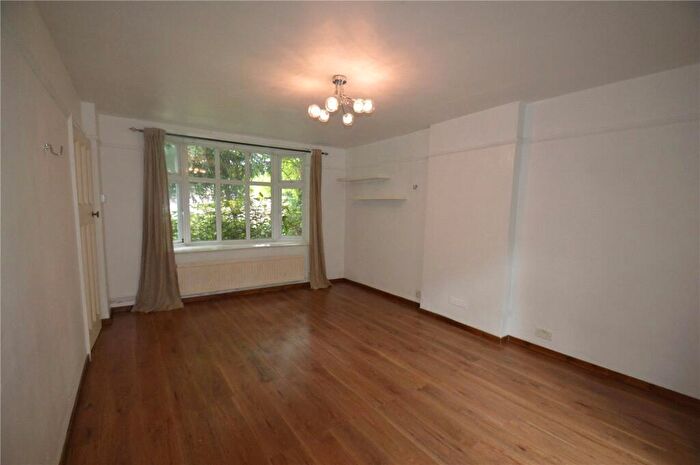 1 Bedroom Apartment To Rent In Godstone Road, Purley, Surrey, CR8