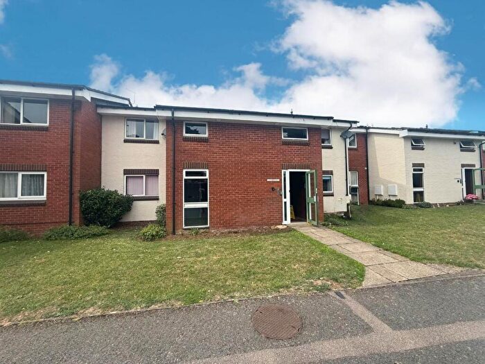 1 Bedroom Apartment For Sale In Elmhurst Court, Spinney Hill, Northampton, NN3