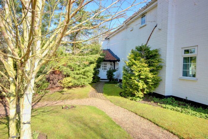 3 Bedroom Detached House For Sale In Ings Lane, Ellerker, HU15