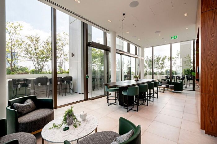 2 Bedroom Flat For Sale In South Quay Plaza, Canary Wharf, E14