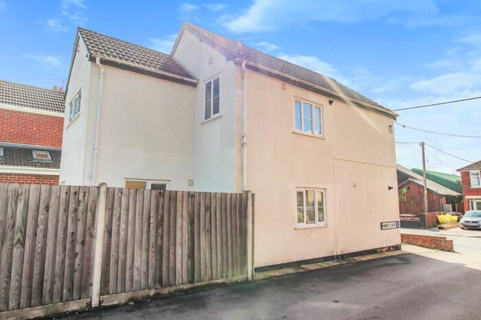 1 Bedroom Flat To Rent In Weyhill Road, Andover, Hampshire, SP10